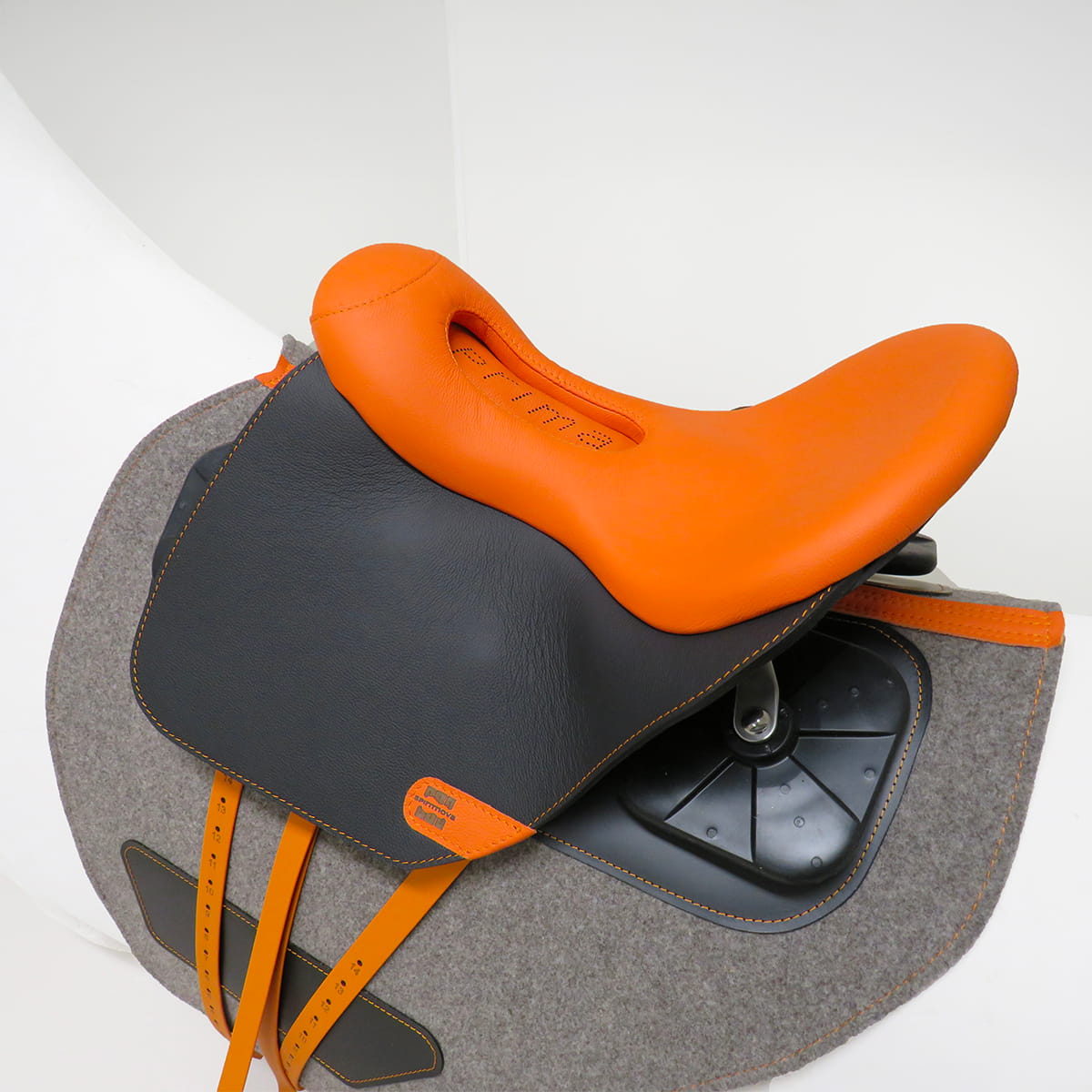 01 AR sella ergonomica da equitazione spiritnova prima made in italy 01 AR sella ergonomica da equitazione spiritnova prima made in italy